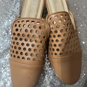 M&L Pinhole Slip-On Mule Flats Size 11
